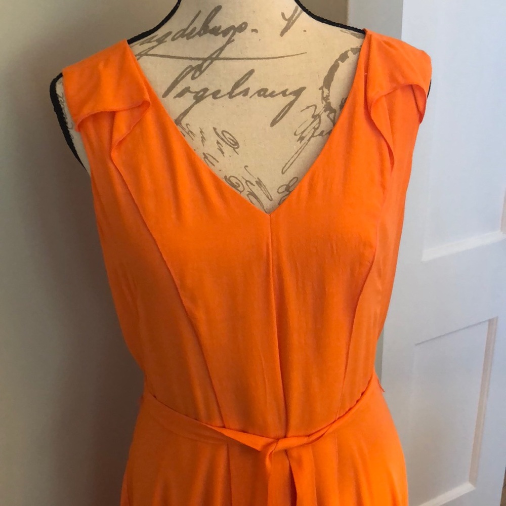 HOST PICK 🔥🔥🔥🔥🔥🔥🔥Orange Ann Taylor Dress Size 6